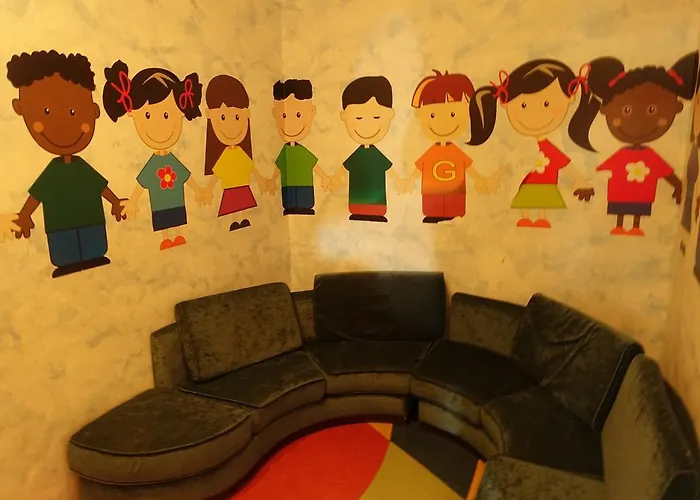 Modern Asian At Forbeswood Parklane The Bgc Apartment *